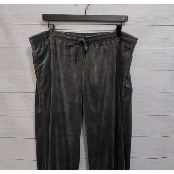 HUE Women's Gray Velour Lounge Set~Size XL (18/20) - Picture 5 of 15